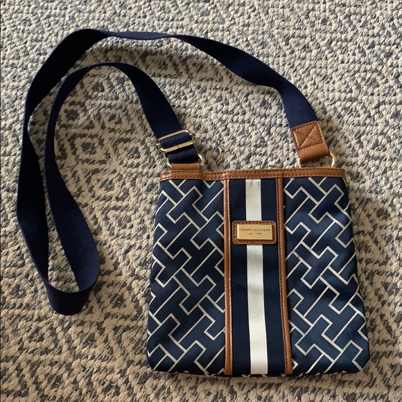 Tommy Hilfiger Crossbody Purse - Picture 1 of 4